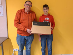 Elektronische Unterstützung für Hussain Besou auf dem Weg zum Großmeister